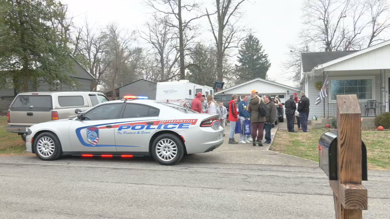 FIRST RESPONDERS VISIT HYERS FAMILY 6pPKG.transfer_frame_1616.jpeg